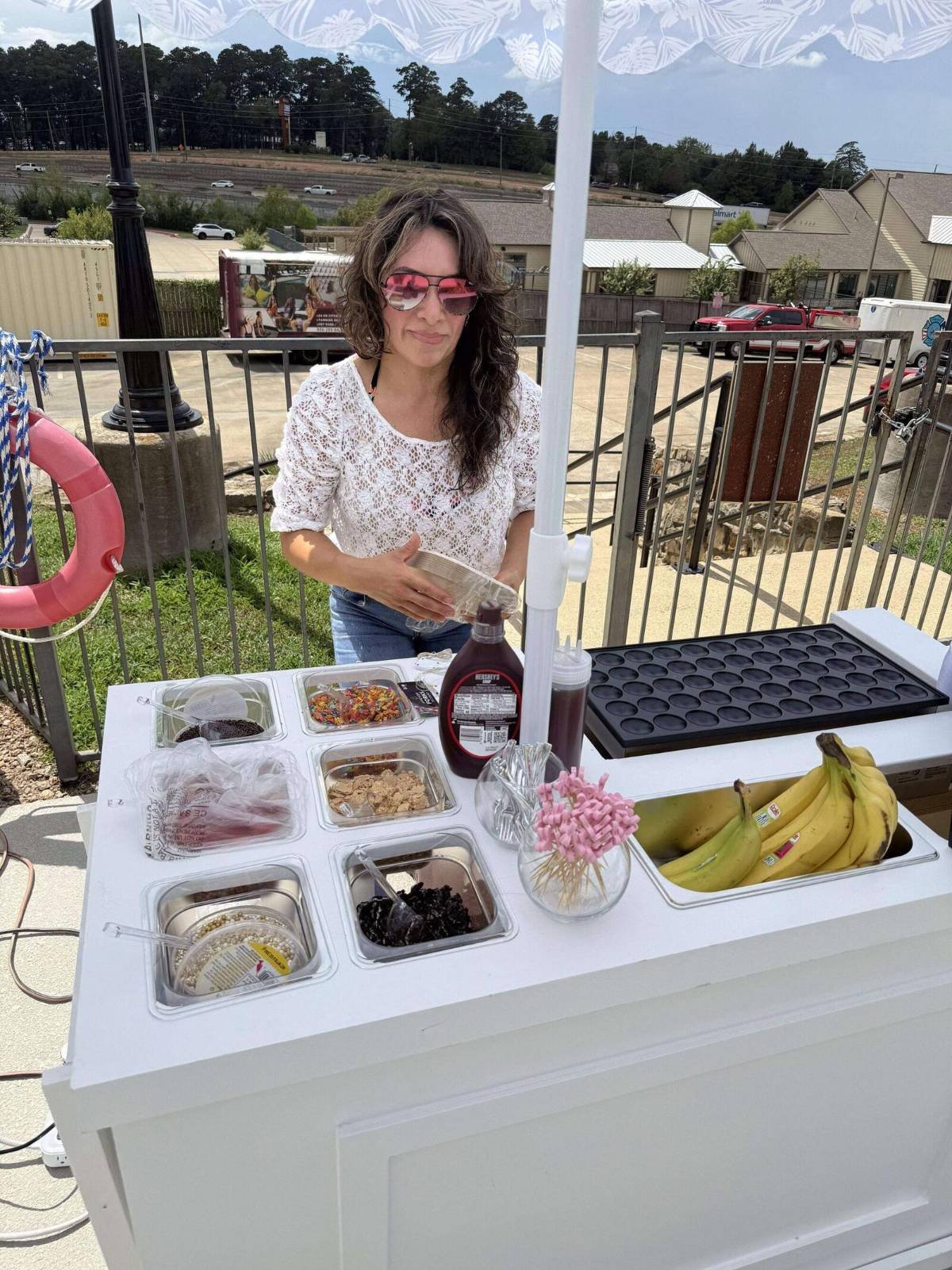 Toppings bar on the cart