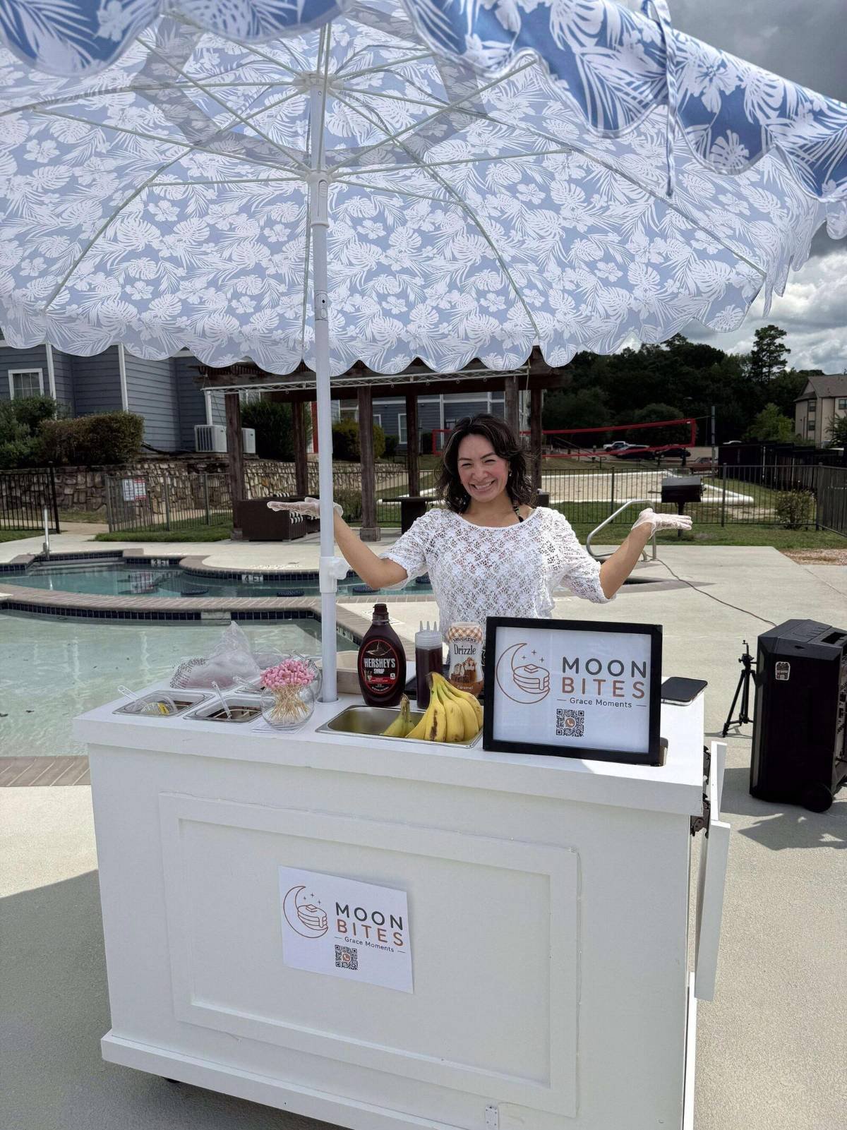 The Moon Bites cart set up poolside